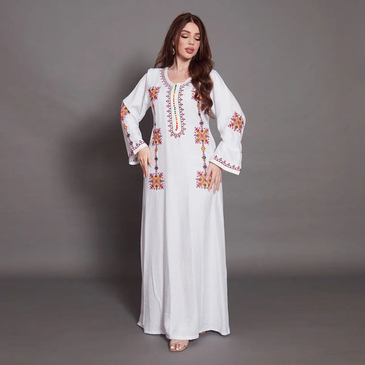 Caftan femme brodée Tarz Fassi Look chic et traditionnel