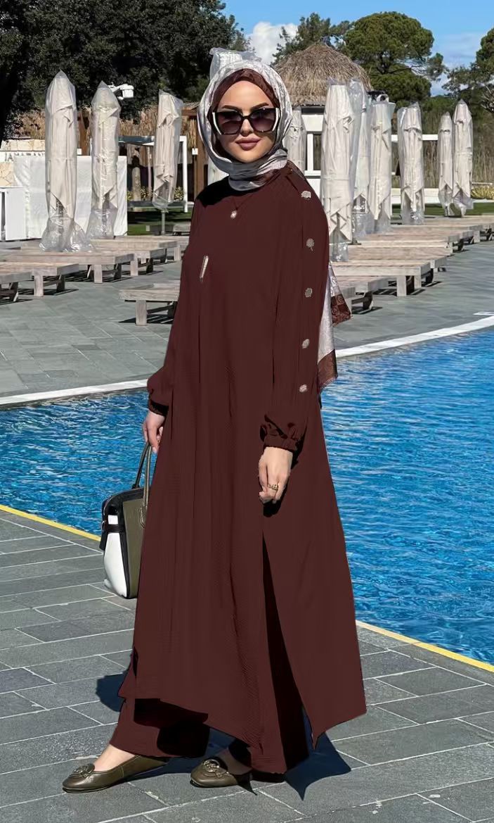 En stock, nouvelle tenue décontractée décontractée de couleur unie pour femmes musulmanes : boucle ronce dorée, poche ballonneuse, longue série